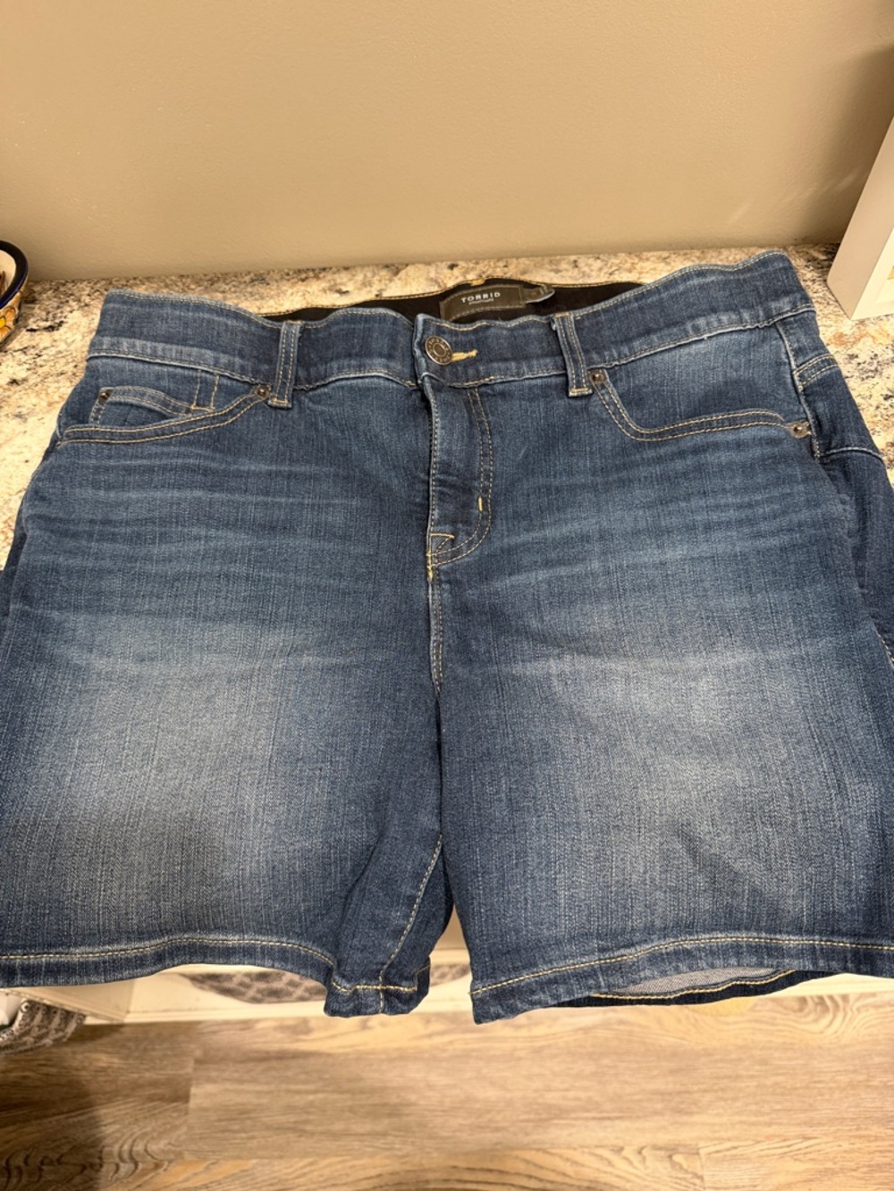 torrid Blue Denim Jean Shorts - Medium Wash
